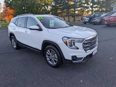 2024 GMC Terrain, $31089. Photo 2