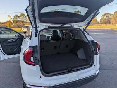 2024 GMC Terrain, $31089. Photo 7