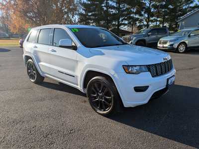 2019 Jeep Grand Cherokee, $18988. Photo 2