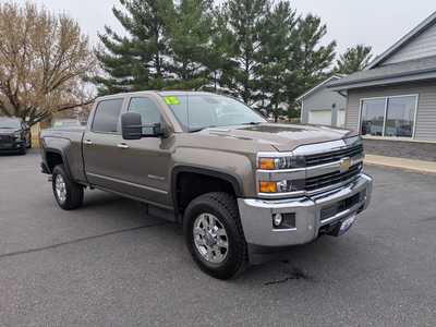 2015 Chevrolet 3500 Crew Cab, $28988. Photo 2