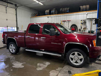 2013 GMC 2500 Crew Cab, $40000. Photo 2