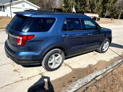2018 Ford Explorer, $14500. Photo 3