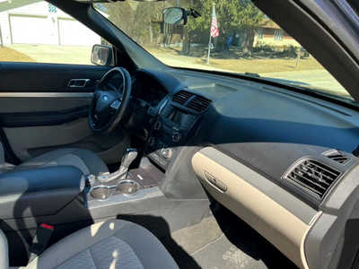 2018 Ford Explorer, $14500. Photo 4