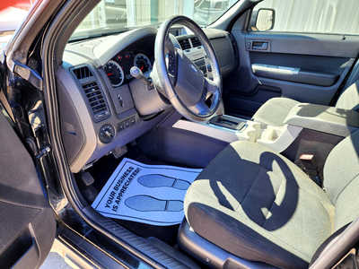 2009 Ford Escape, $7300. Photo 2