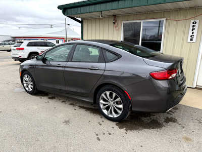 2016 Chrysler 200, $6500. Photo 3
