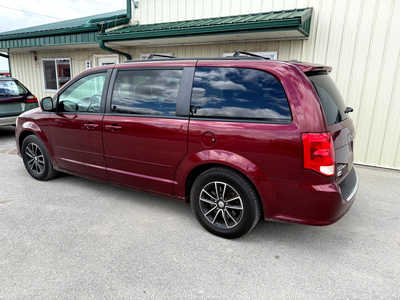 2017 Dodge Caravan, Grand, $6500. Photo 4