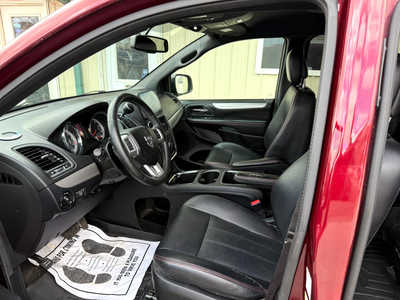 2017 Dodge Caravan, Grand, $6500. Photo 6