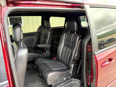 2017 Dodge Caravan, Grand, $6500. Photo 7