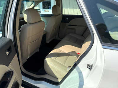 2009 Ford Taurus, $7000. Photo 6