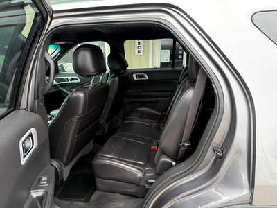2013 Ford Explorer, $7000. Photo 6