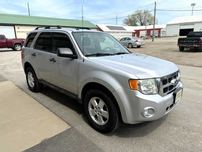 2011 Ford Escape, $6700. Photo 2