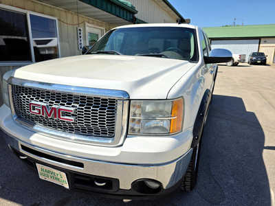 2009 GMC 1500 Crew Cab, $8000. Photo 2