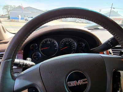2009 GMC 1500 Crew Cab, $8000. Photo 9