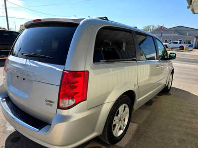 2012 Dodge Caravan, Grand, $7000. Photo 12
