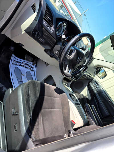 2012 Dodge Caravan, Grand, $7000. Photo 5