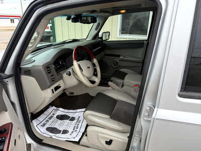 2008 Jeep Commander, $6200. Photo 5