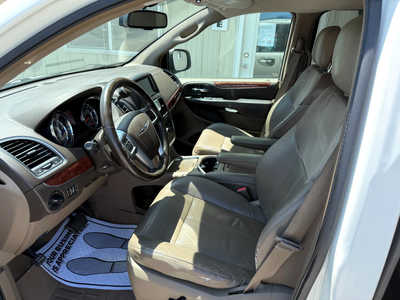 2011 Chrysler Town & Country, $4800. Photo 5