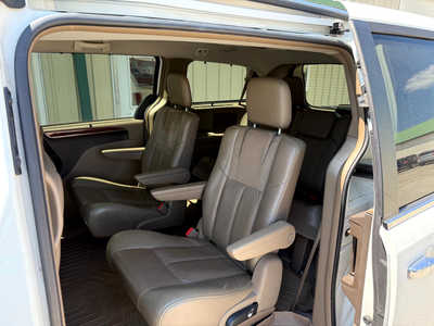 2011 Chrysler Town & Country, $4800. Photo 6