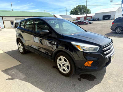 2017 Ford Escape, $6000. Photo 2