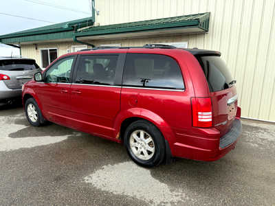2008 Chrysler Town & Country, $4000. Photo 3