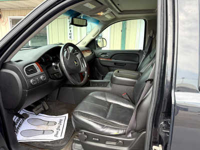 2011 Chevrolet Tahoe, $7500. Photo 5