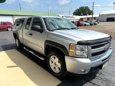 2011 Chevrolet 1500 Ext Cab, $8000. Photo 2