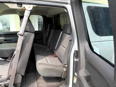 2011 Chevrolet 1500 Ext Cab, $8000. Photo 6