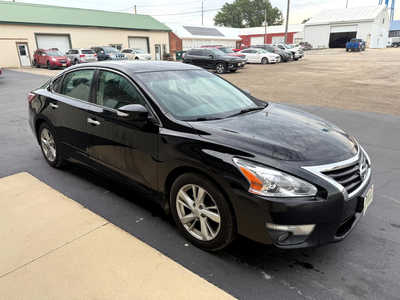 2013 Nissan Altima, $4900. Photo 2