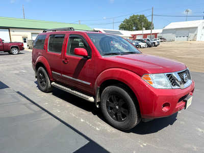 2011 Nissan Pathfinder, $5500. Photo 2