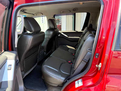 2011 Nissan Pathfinder, $5500. Photo 6