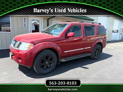 2011 Nissan Pathfinder, $5500. Photo 1