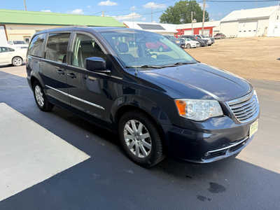 2013 Chrysler Town & Country, $5500. Photo 2