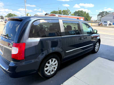 2013 Chrysler Town & Country, $5500. Photo 4