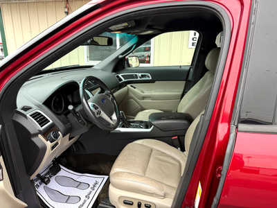 2014 Ford Explorer, $6700. Photo 5