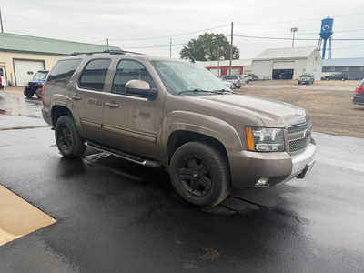 2014 Chevrolet Tahoe, $10000. Photo 2