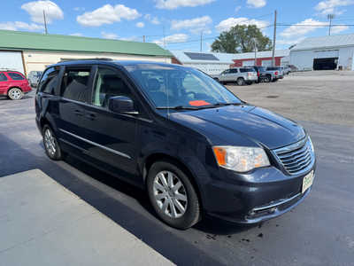 2013 Chrysler Town & Country, $5500. Photo 2