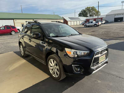 2014 Mitsubishi Outlander, $6200. Photo 2