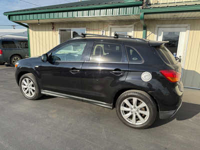 2014 Mitsubishi Outlander, $6200. Photo 3
