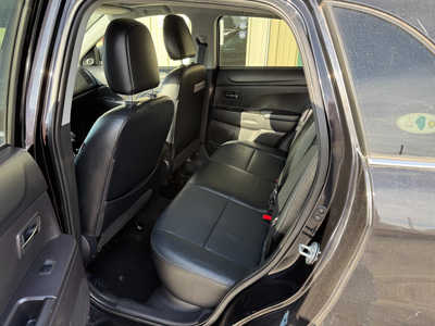 2014 Mitsubishi Outlander, $6200. Photo 6