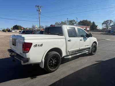 2010 Nissan Titan, $8000. Photo 3