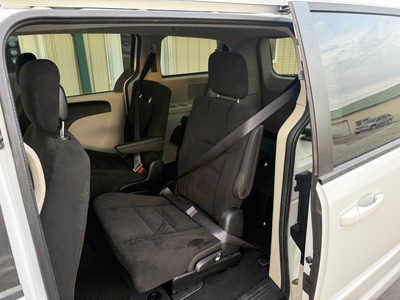 2016 Dodge Caravan, Grand, $9000. Photo 6