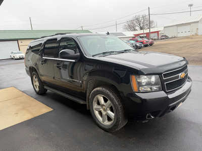 2007 Chevrolet Suburban, $4500. Photo 2