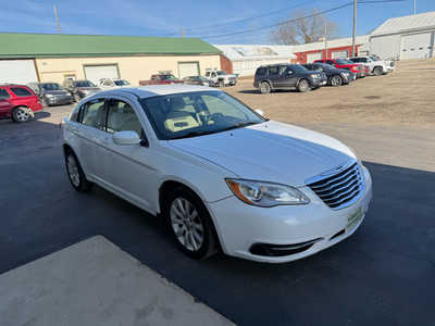 2014 Chrysler 200, $4500. Photo 2