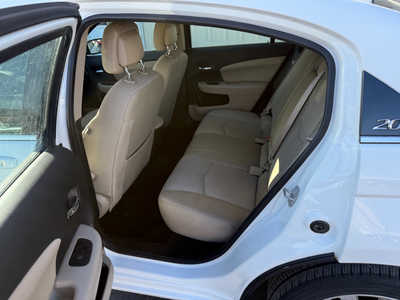 2014 Chrysler 200, $4500. Photo 6