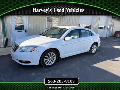 2014 Chrysler 200, $4500. Photo 1