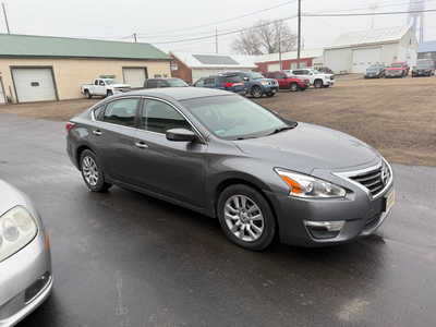 2015 Nissan Altima, $6000. Photo 2