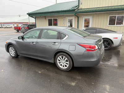 2015 Nissan Altima, $6000. Photo 3