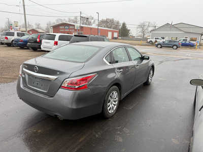 2015 Nissan Altima, $6000. Photo 4
