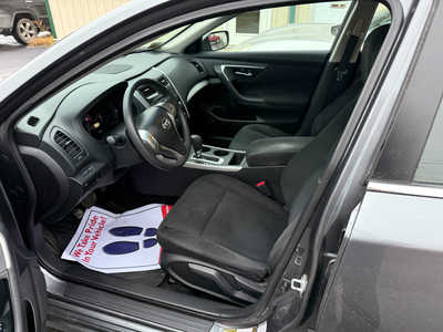 2015 Nissan Altima, $6000. Photo 5