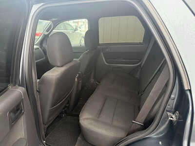2009 Ford Escape, $4500. Photo 4